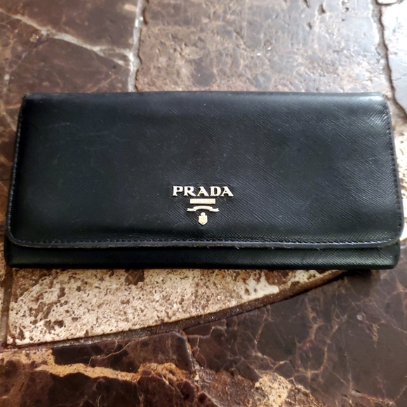 Prada Black Saffiano Continental Wallet with $30 COA - Picture 2 of 16